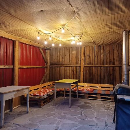 Turisticka Ubytovna Chalupa Runina 8 Buitenkant foto