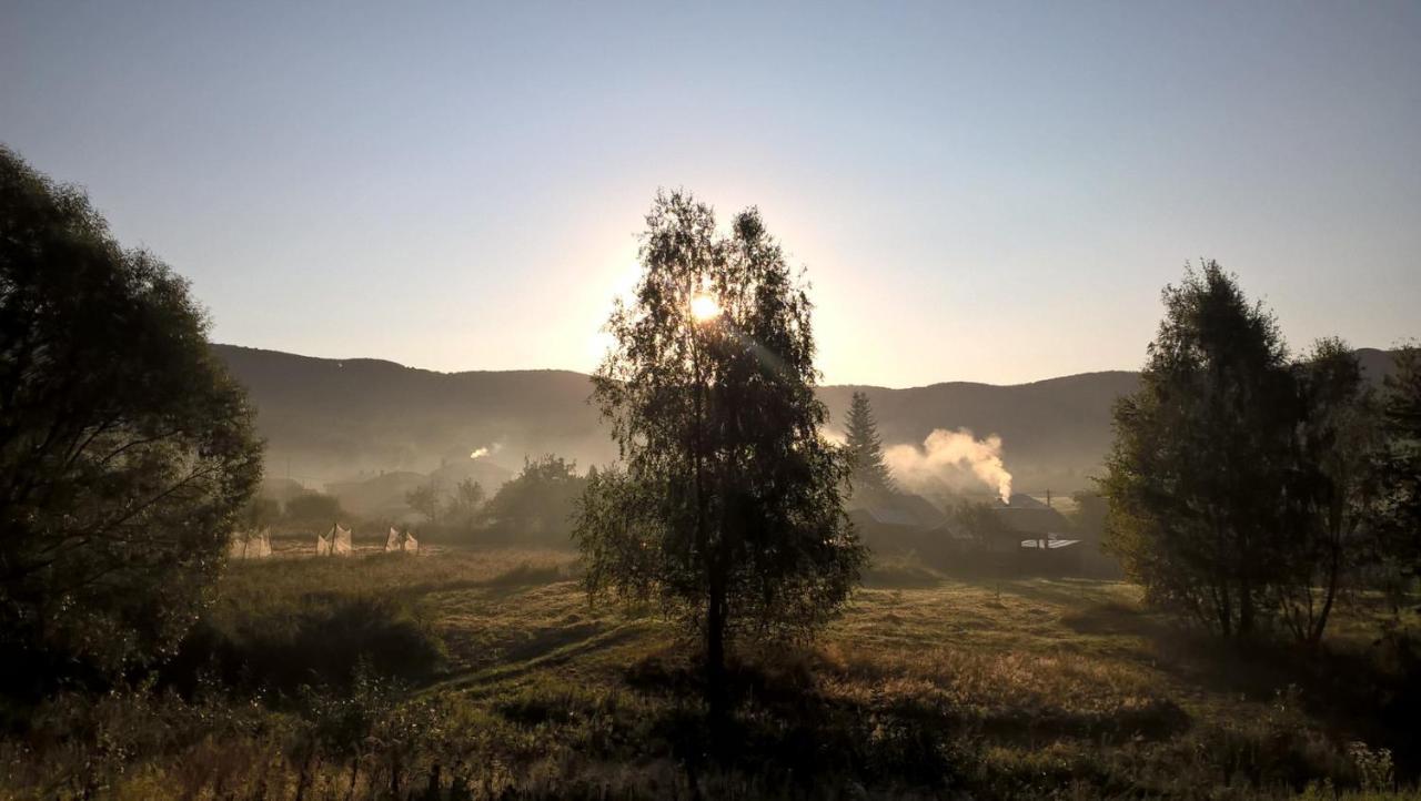 Turisticka Ubytovna Chalupa Runina 8 Buitenkant foto